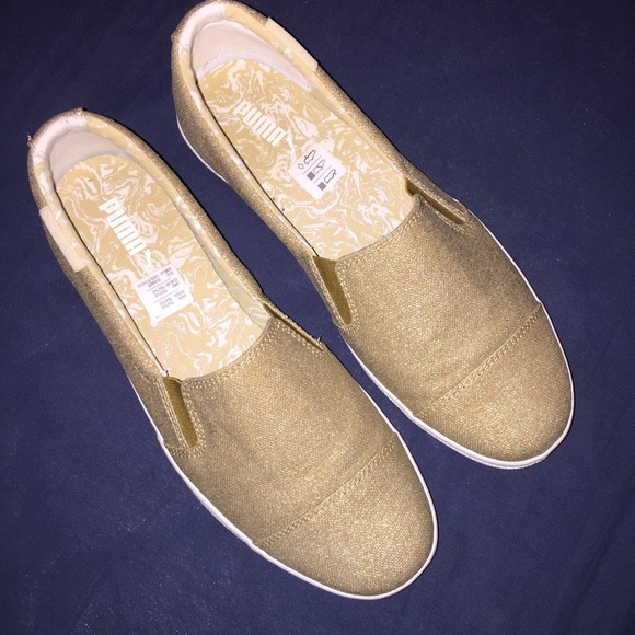 🔴SOLD🔴Puma Shoes - Picture 2 of 4